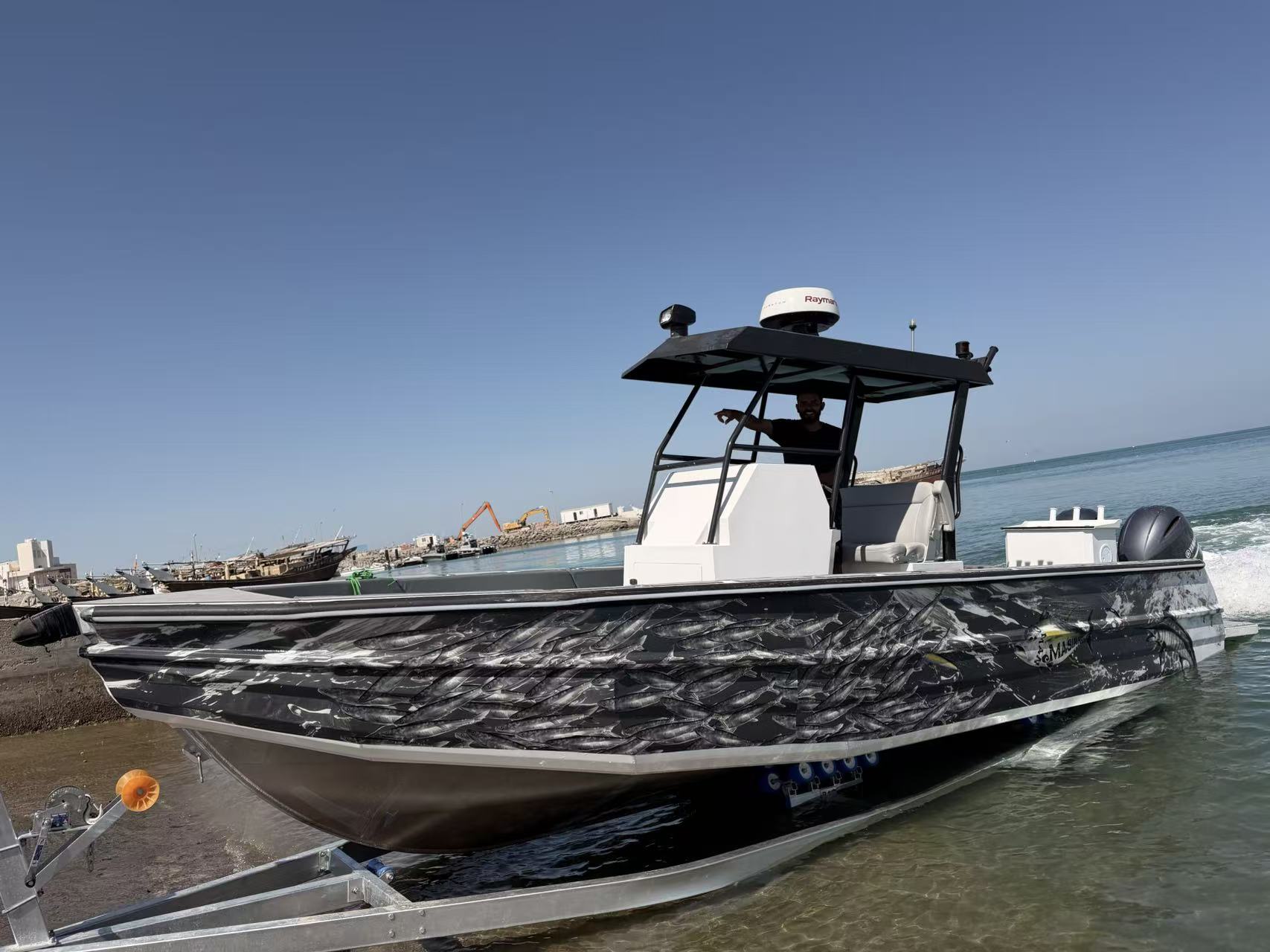 Hunter 28 Fishing Charter Boat Masirah Island - Professional Setup